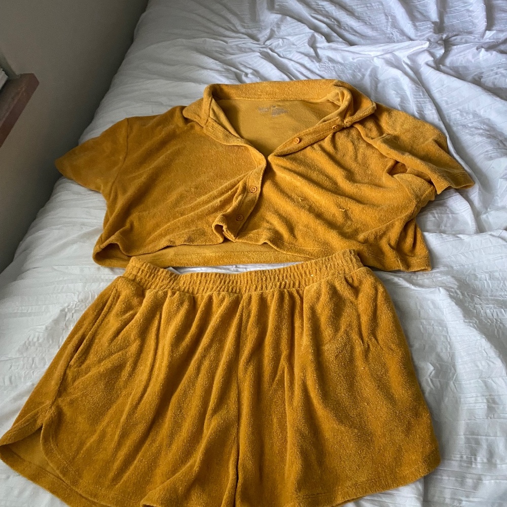 Yellow set